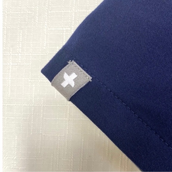 FIGS Scrub Top Technical Collection
Small Blue Two Pocket Soft Stretch Comfort - Picture 4 of 9